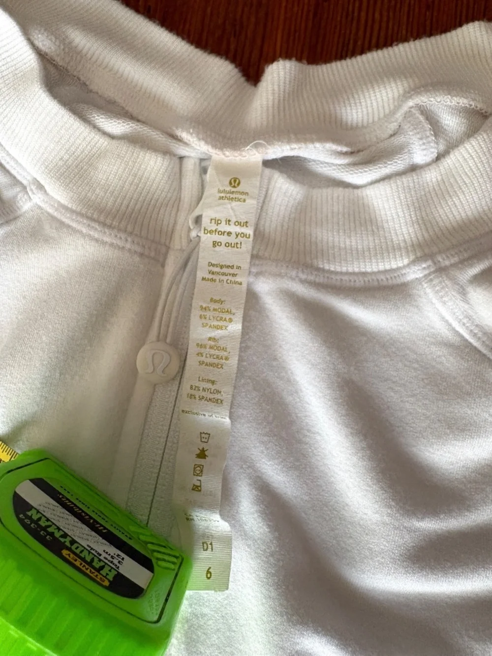 Y2K Lululemon White Soft Jacket, Thumb Holes, Pockets, Size 6, Zippered